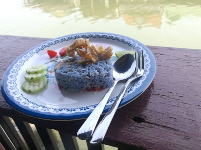ข้าวคลุกปลาทู
