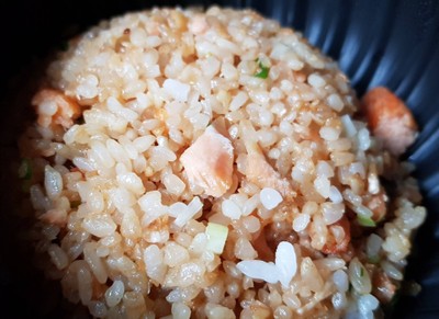 SALMON GARLIC FRIED RICE