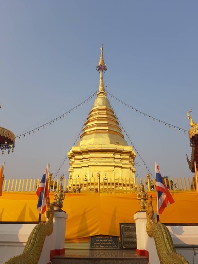 บริเวณพระธาตุดอยคำสวยมากๆ