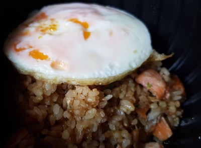 SALMON GARLIC FRIED RICE