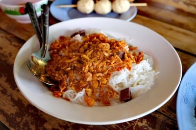 เมนูของร้าน น้ำย้อยเมืองแป้ กาดน้ำทอง