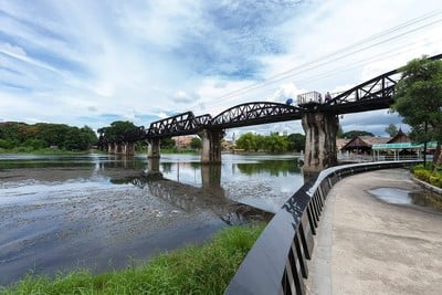 วันหยุดสงกรานต์ กาญนะจะบุรี