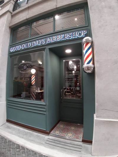 มีซาลอนด้วยตกแต่งสวยดีแหะ