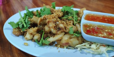 หมึกทอดกระเทียม