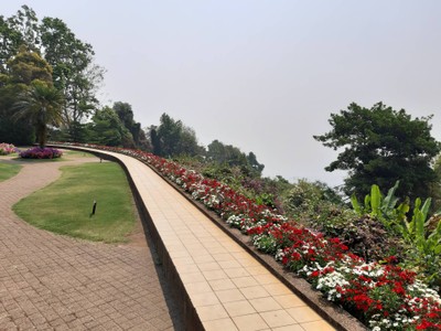 บริเวณด้านบนพระตำหนักสวยงามมากๆ