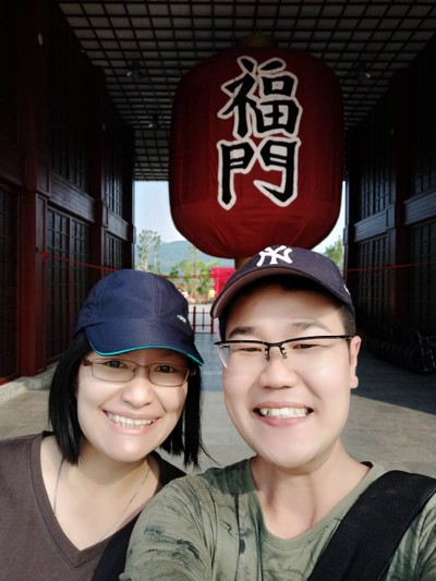 พี่เค้าบอก ลอดโคมแดง แล้วจะรวยๆๆ