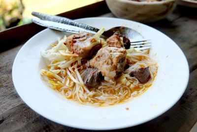 ขนมจีนนน้ำเงี้ยว