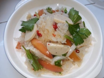 ยำเห็ดหูหนูขาวกับหมูยอ ยำเห็ดหูหนูขาวกับหมูยอ