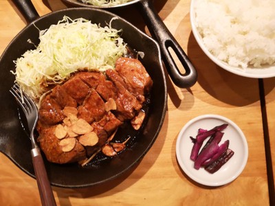 เสต็กหมูชิ้นย่าง