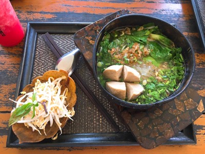 เส้นเล็ก หมู