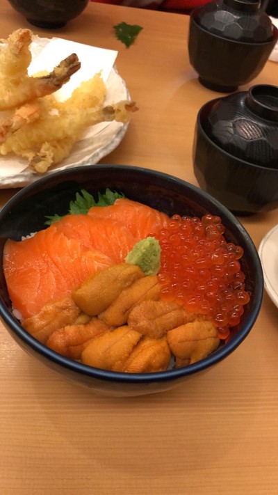 UNI Salmon Ikura Don