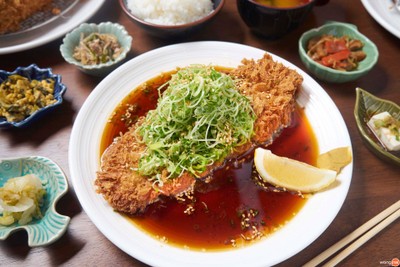 Bekku Tonkatsu BTS สนามเป้า