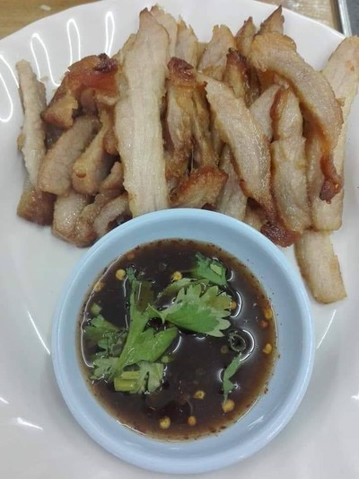 คอ หมูย่าง