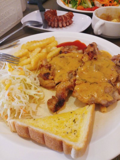 สเต็กไก่ซอสต้มยำ