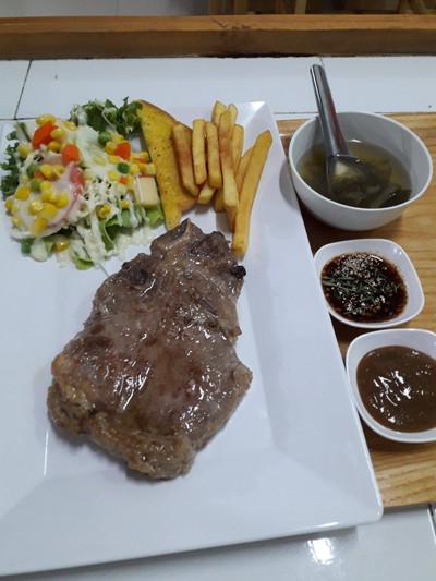 อาหาร หรือ เครื่องดื่ม