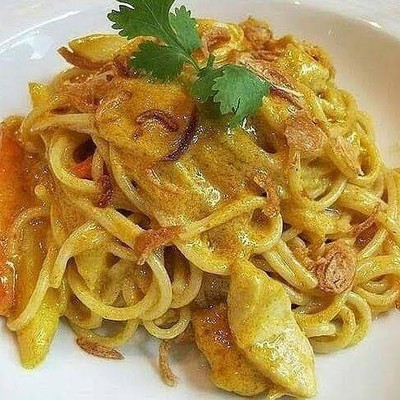 Spaghetti In Yellow Curry