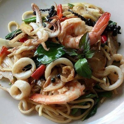 Spicy Stir Fried Spaghetti With Seafood