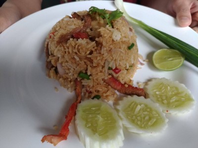 ข้าวผัดเนื้อ