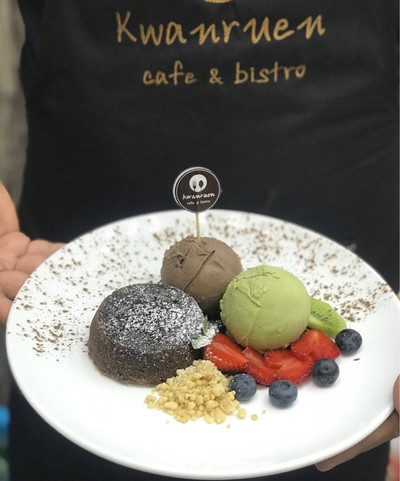 Kwanruen Cafe&bisto (ขวัญเรือน คาเฟ่&บิสโตร) สาขา 2 Kwanruen Cafe&bisto (ขวัญเรือน คาเฟ่&บิสโตร) สาขา 2