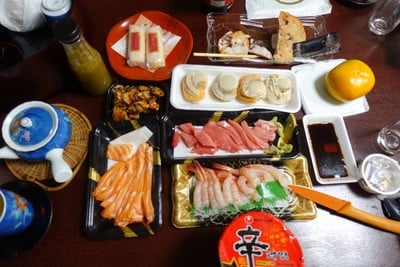 อาหารมื้อค่ำ ที่ซื้อจากตลาดปลา Tore Tore😋