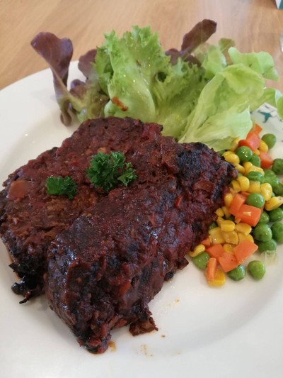 วีแกนเลนทิลโลฟ (Vegan lentil loaf ราคา 200 บาท)