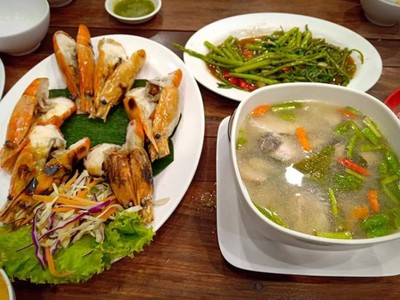 อาหาร หรือ เครื่องดื่ม