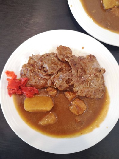 ข้าวแกงกะหรี่หมูสไปซี่