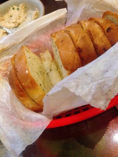 ขนมปังกระเทียม