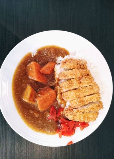 ข้าวแกงกะหรี่หมูทงคัตซึ