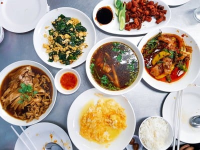 เมนูของร้าน ซ้งเป็ดพะโล้ สายไหม