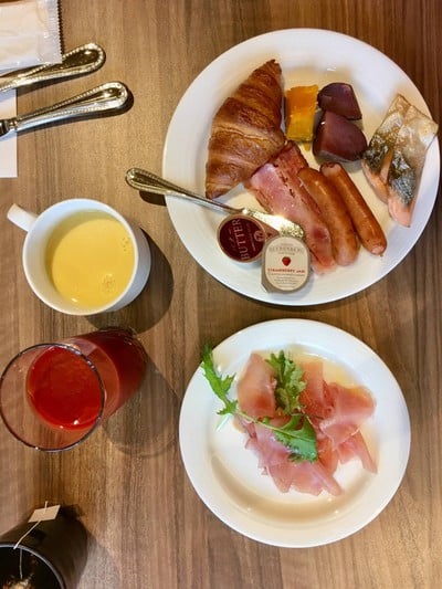 อาหารเช้า @Monterey Le Frere Osaka