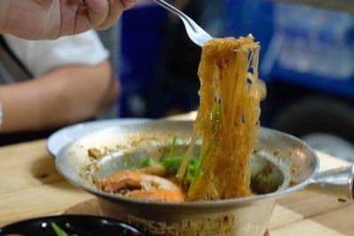 กุ้งอบวุ้นเส้น