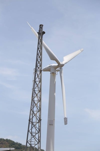 บนจุดชมวิวนี่จะลมแรงพอสมควรแม้จะมีแดดจัดก็ตาม