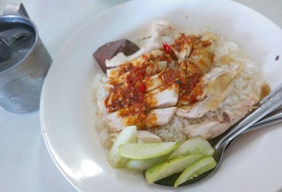 ข้าวมันไก่นี้ 25 บาท รสเด็ดจริง