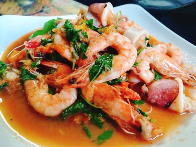 วิธีทำ ผัดกะเพราหมึกกุ้ง