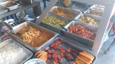 อาหาร หรือ เครื่องดื่ม