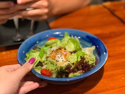 สลัดไข่ออนเซ็น