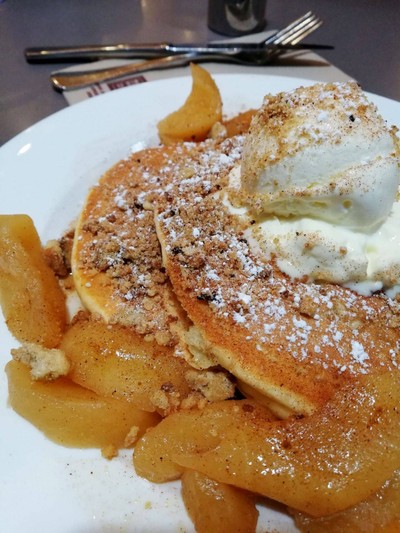 Apple Crumble Pancake 13.95 AUD = 315 บาท