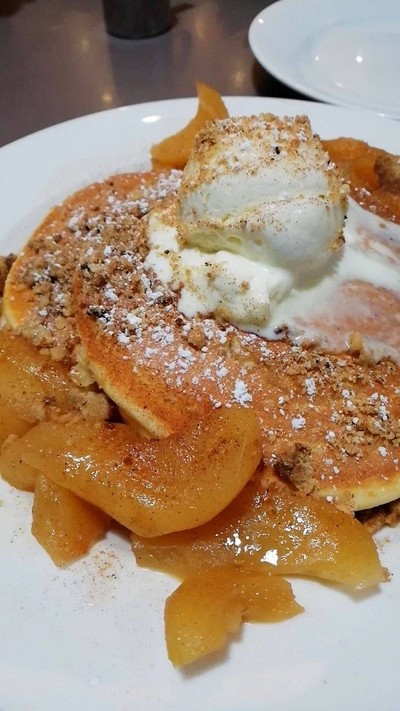 Apple Crumble Pancake 13.95 AUD = 315 บาท