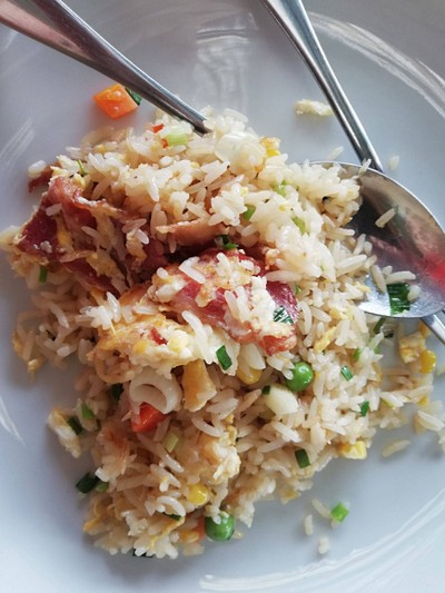 ข้าวผัดเบคอน