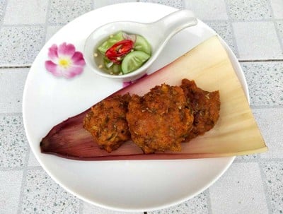 ทอดมันหัวปลีหมูสับพริกแกง 🐷