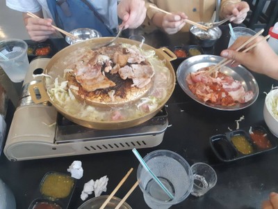 อาหาร หรือ เครื่องดื่ม