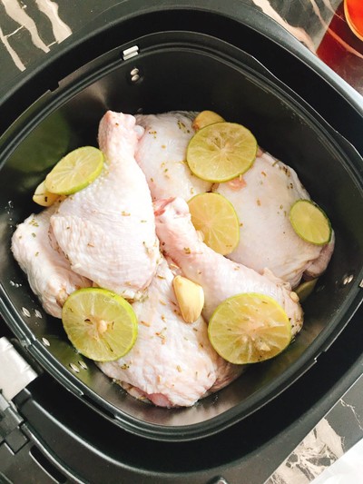 วิธีทำ ไก่อบโรสแมรี่ไลม์ Rosemary Lime Chicken วิธีทำ ไก่อบโรสแมรี่ไลม์ Rosemary Lime Chicken