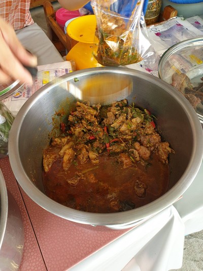 แกงอ่อมหมู