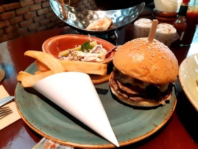 เมนูของร้าน HaVaNa Bar Holiday Inn Pattaya