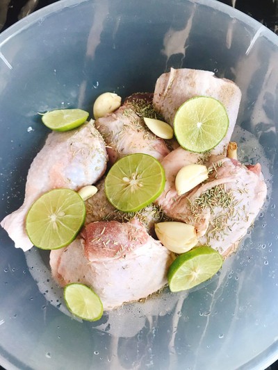 วิธีทำ ไก่อบโรสแมรี่ไลม์ Rosemary Lime Chicken วิธีทำ ไก่อบโรสแมรี่ไลม์ Rosemary Lime Chicken