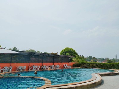 สระว่ายน้ำ/ชายหาด