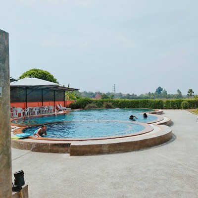 สระว่ายน้ำ/ชายหาด