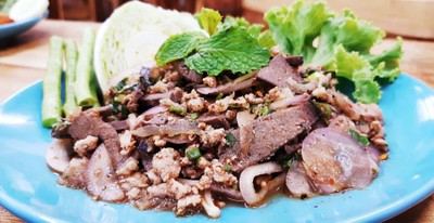 อาหาร หรือ เครื่องดื่ม
