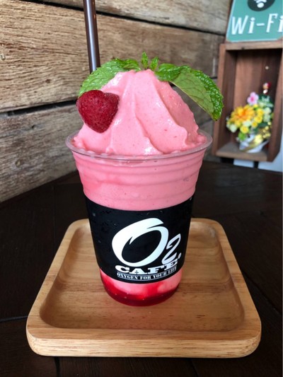 สตอเบอรี่สมูทตี้